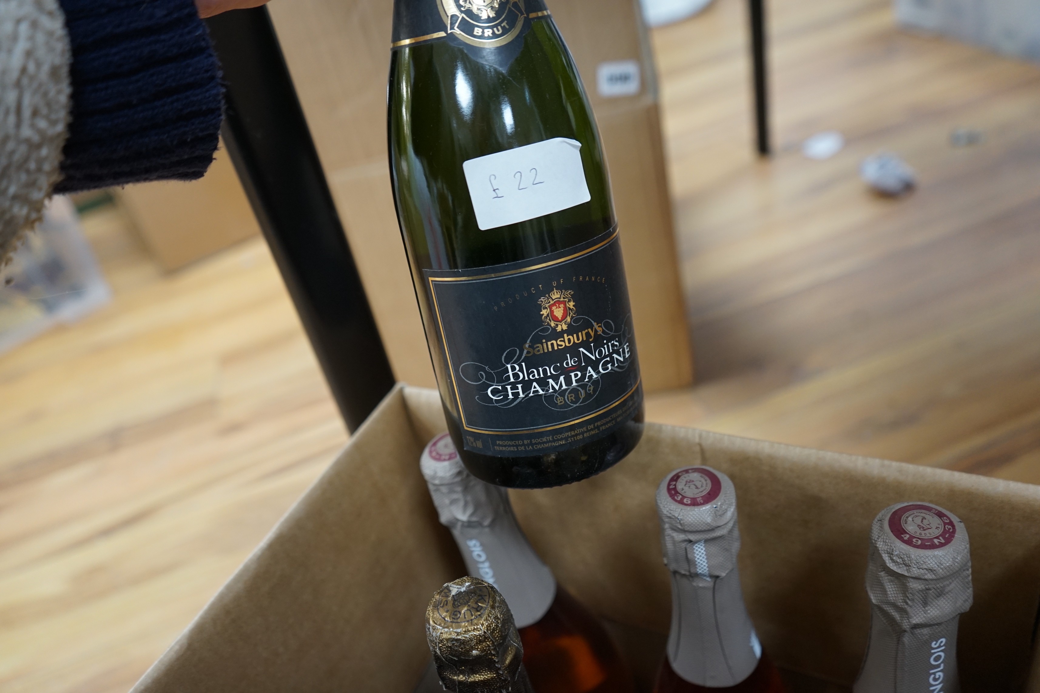 Nine bottles of champagne / sparkling wine - 3 bottles of L’extra Langlois, 2 bottles of Bleasdale sparkling Shiraz, 1 bottle of Sainsbury’s Blanc de Noirs champagne, one bottle of Balfour 1503 classic cuvee, one bottle